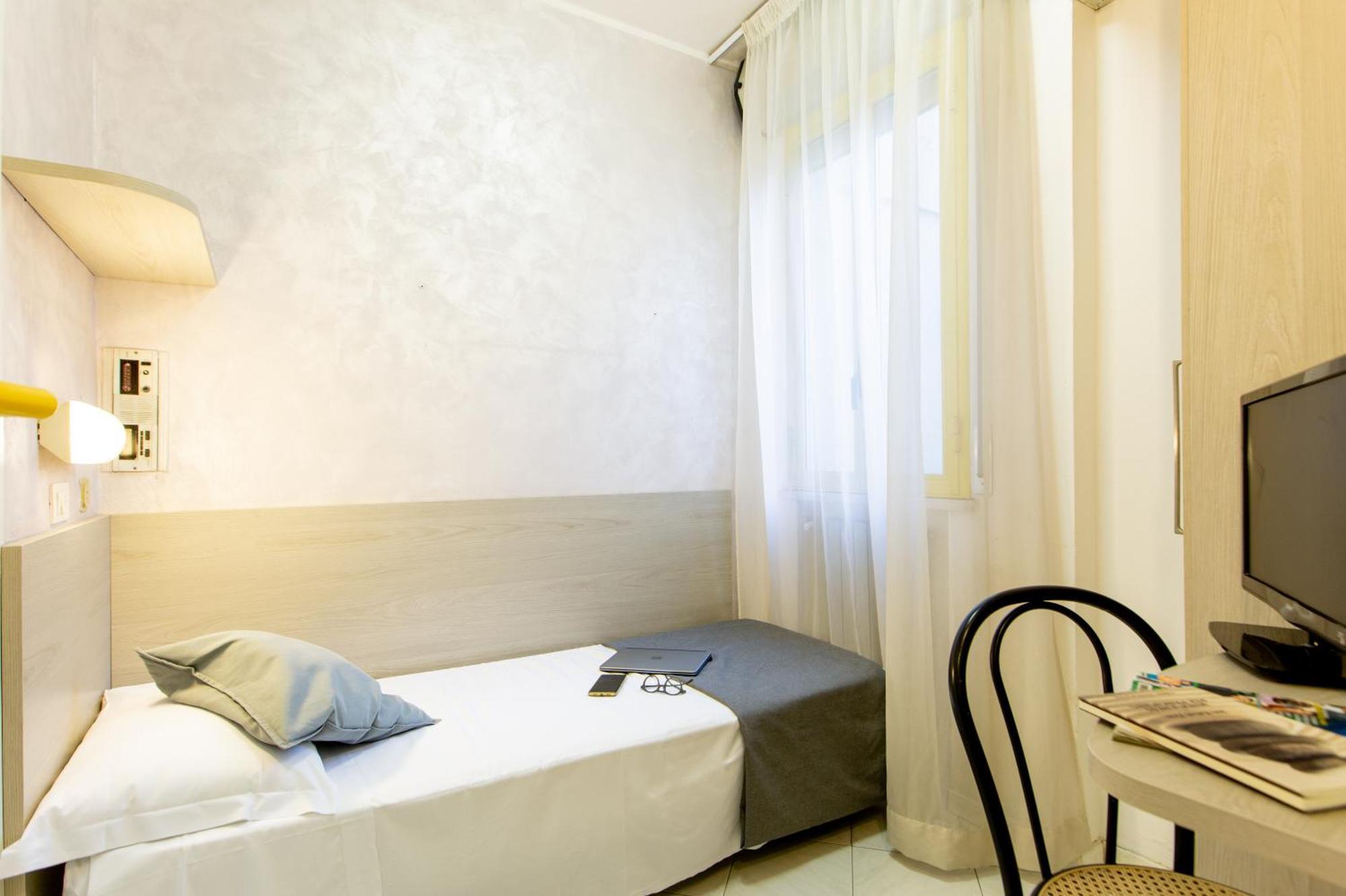 Hotel Marzia Con Piscina Ричоне Екстериор снимка
