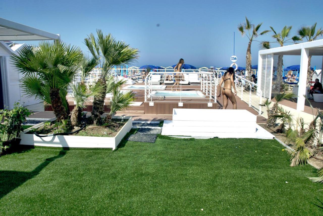 Hotel Marzia Con Piscina Ричоне Екстериор снимка